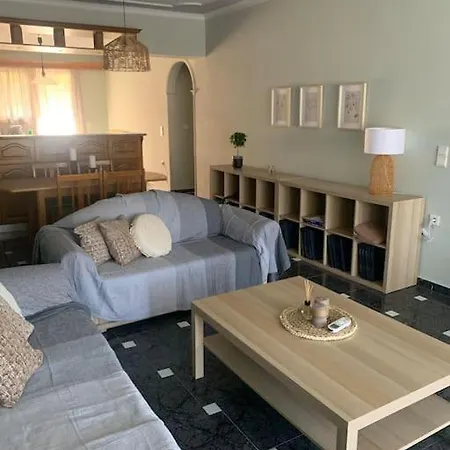 Apartment Aura アルゴストリオン