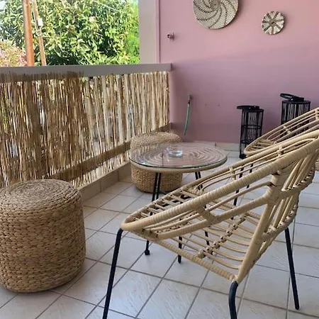 Apartment Aura أرغوستولي